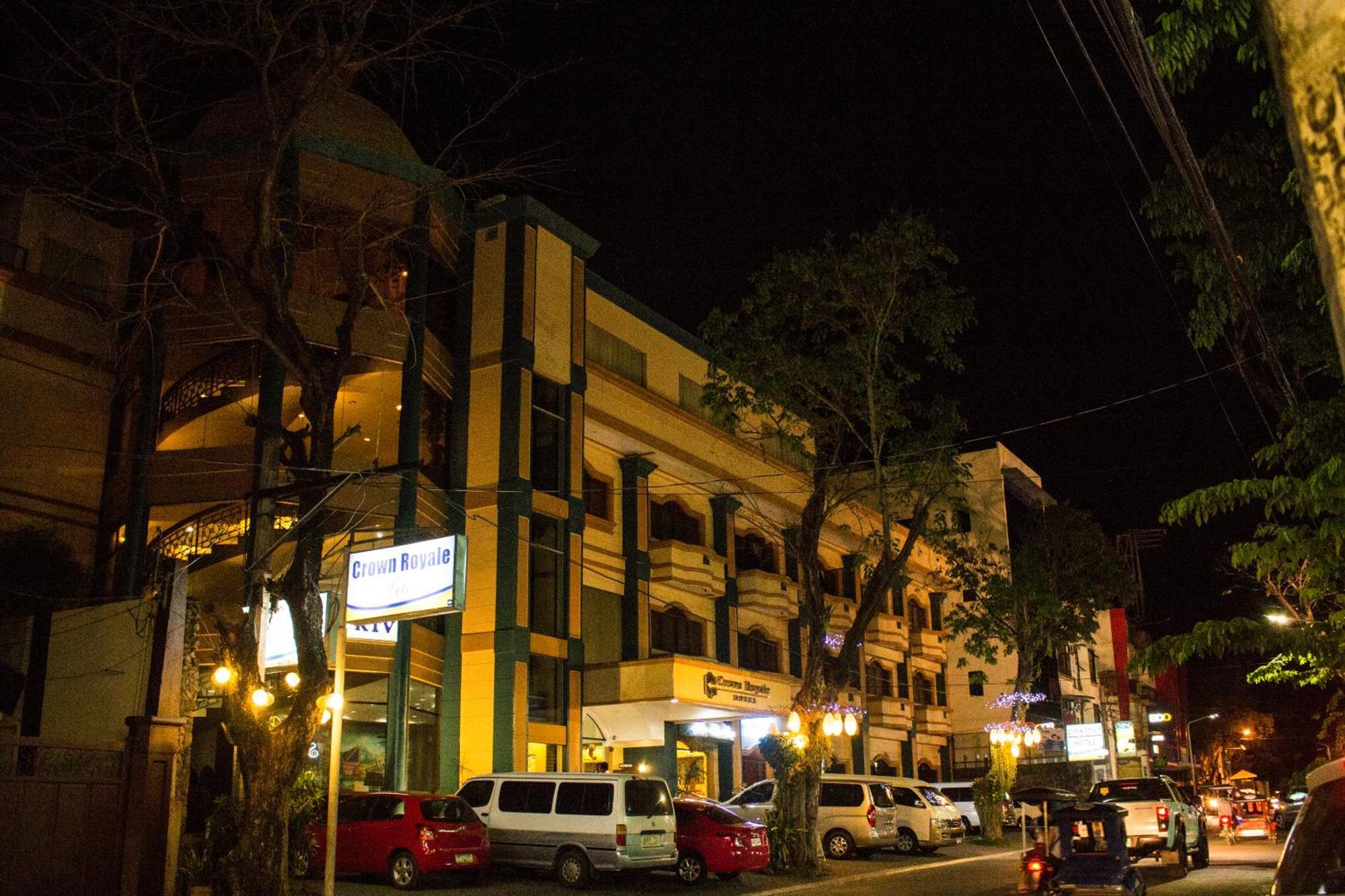 皇冠皇家酒店 Balanga 外观 照片