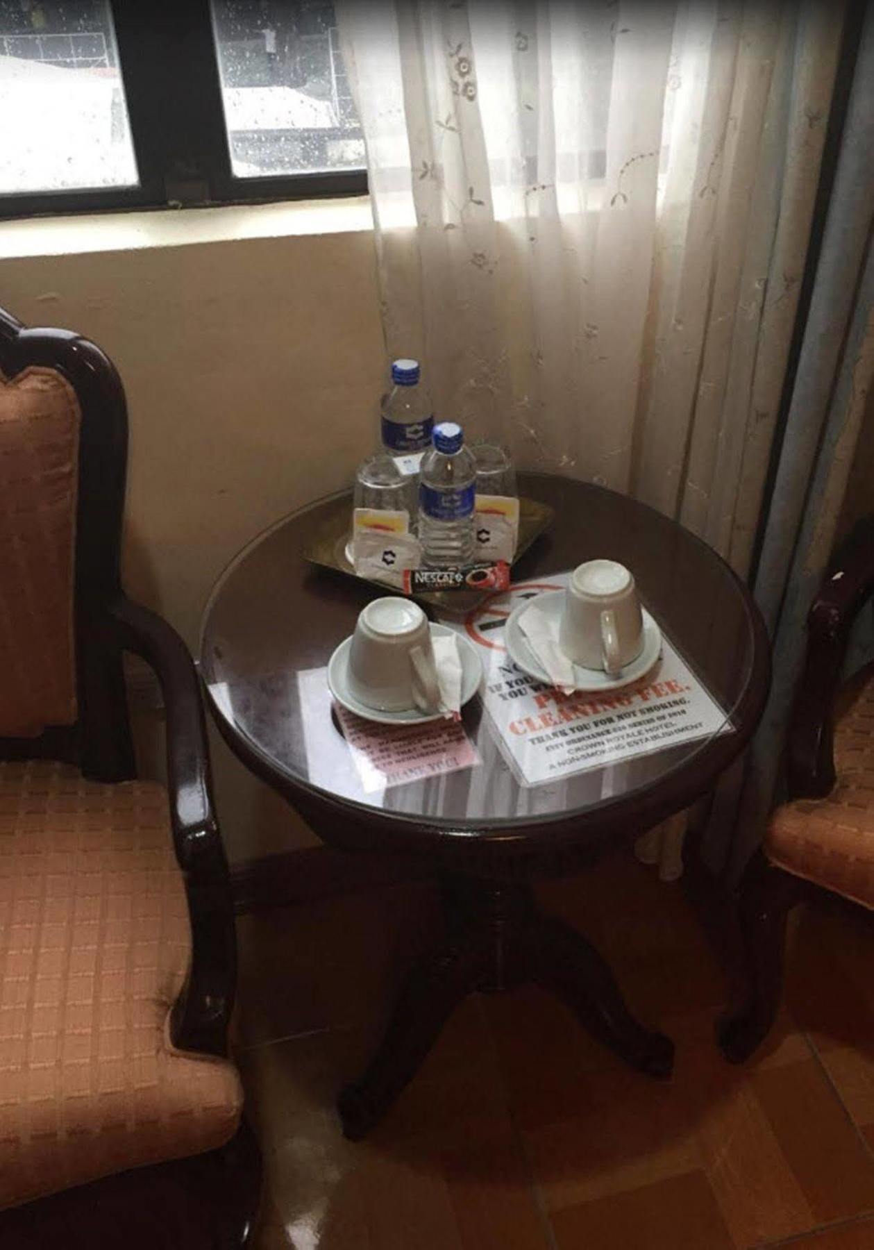 皇冠皇家酒店 Balanga 外观 照片